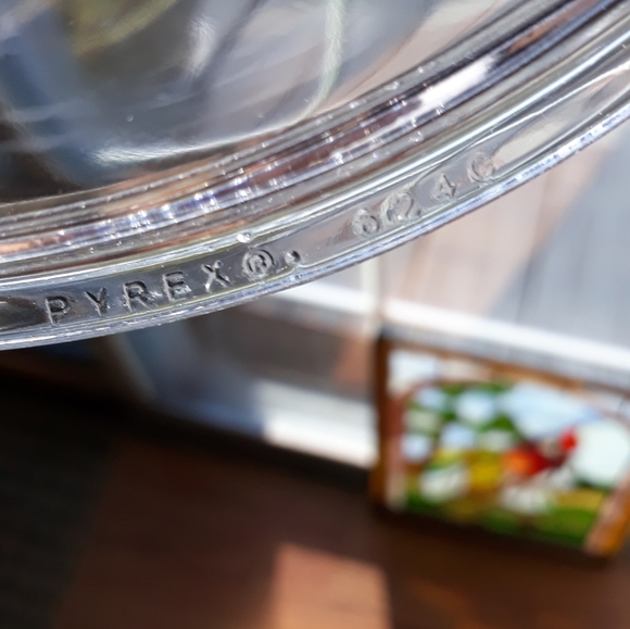 Vintage  Pyrex Casserole Dish B01 - Picture 6 of 7